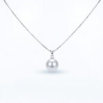 Minimal Pearl Pendant Necklace