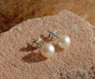 S925 sterling silver pearl studs