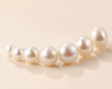 lightweight pearl drop earrings