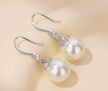 lightweight pearl drop earrings